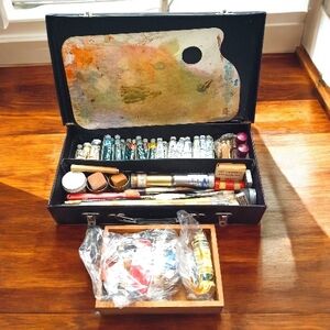 Artist's Paint Set with Black Case